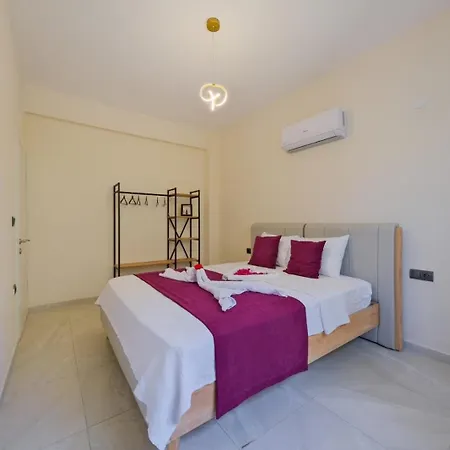 2 Bedroom With Private Pool וילה פאטהיה